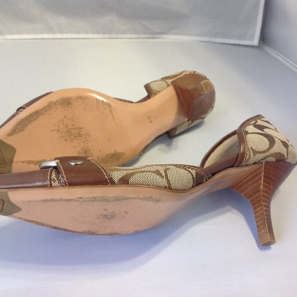 Coach Pumps - Picture 7 of 7